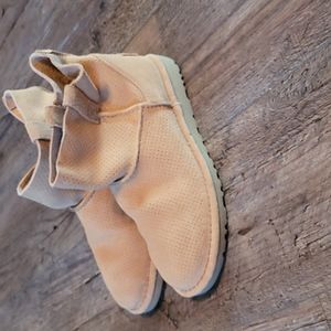 UGG Classic Mini Perf